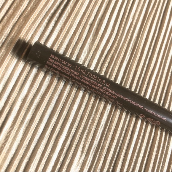 Benefit Cosmetics Roller Liner Liquid Eyeliner 0.03 oz/ 1 mL FULL SIZE Brown - Picture 2 of 2